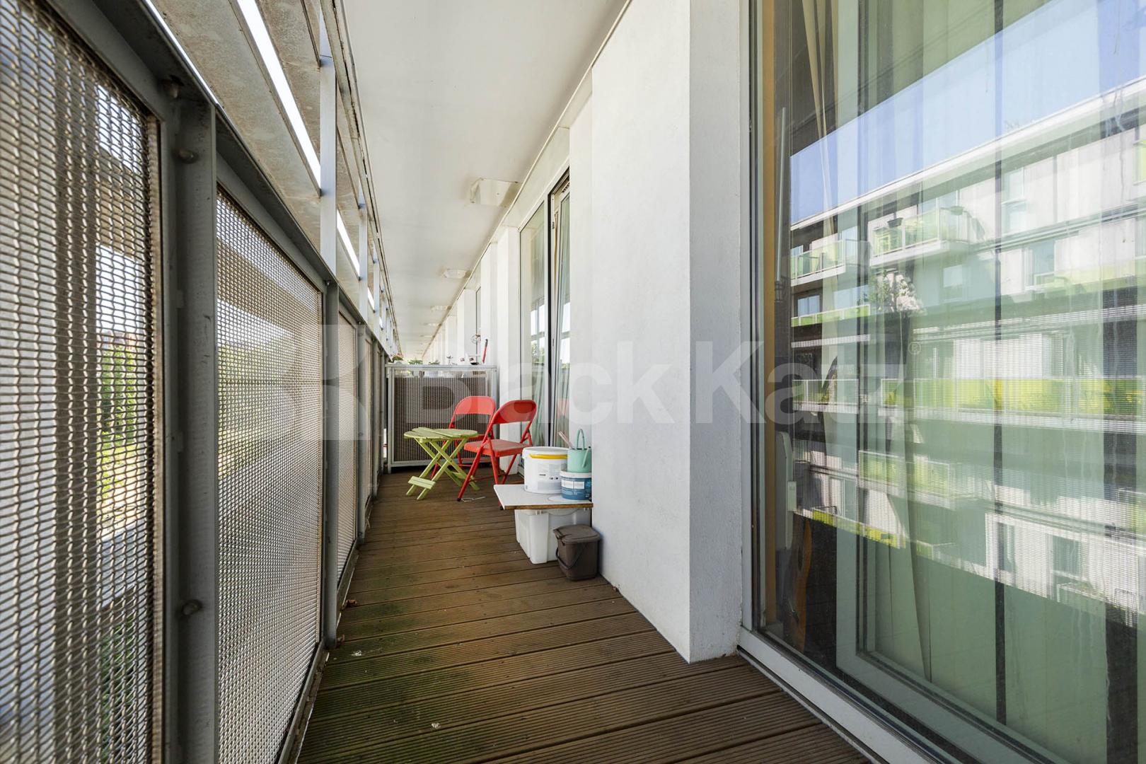 Located within a new development is this large studio with a balcony  Blake Building, New River Village, Crouch End / Hornsey